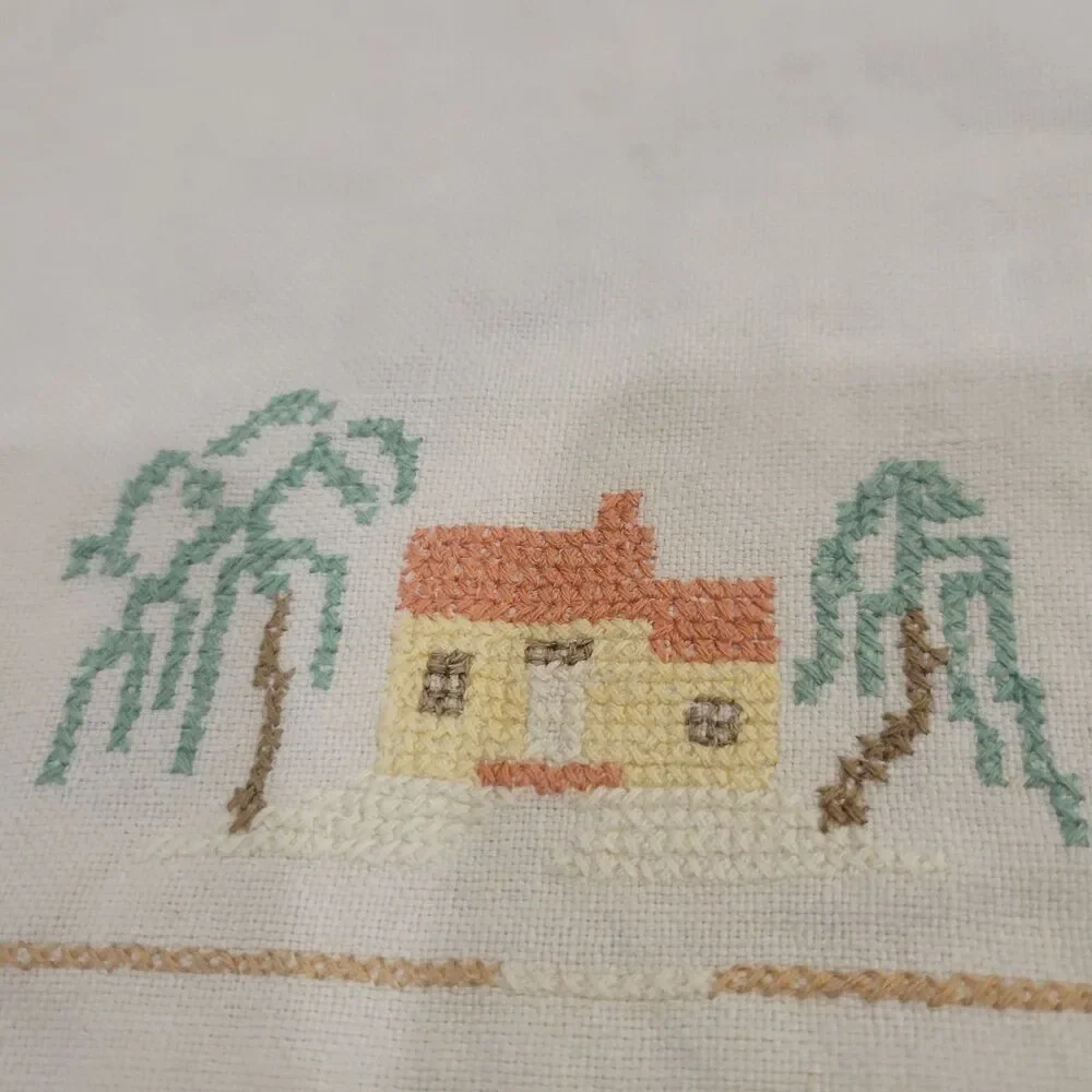 Vintage Table Linen Handmade Cross Stitch Embroidered Luncheon Cloth approx 28